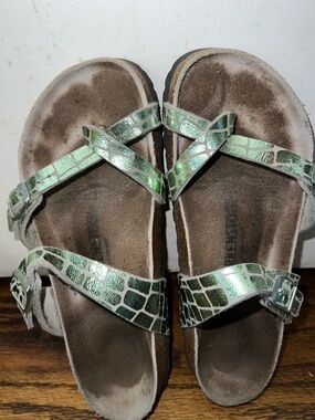 Birkenstock Metallic Green Croc-Embossed Thong Sandals